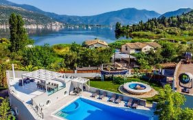 Boat Villa